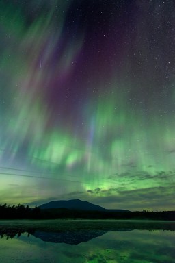 _JPG1806_Cloned_Edit_2-Golden-Road-Aurora-Vertical-MeteorNight.WEB.jpg